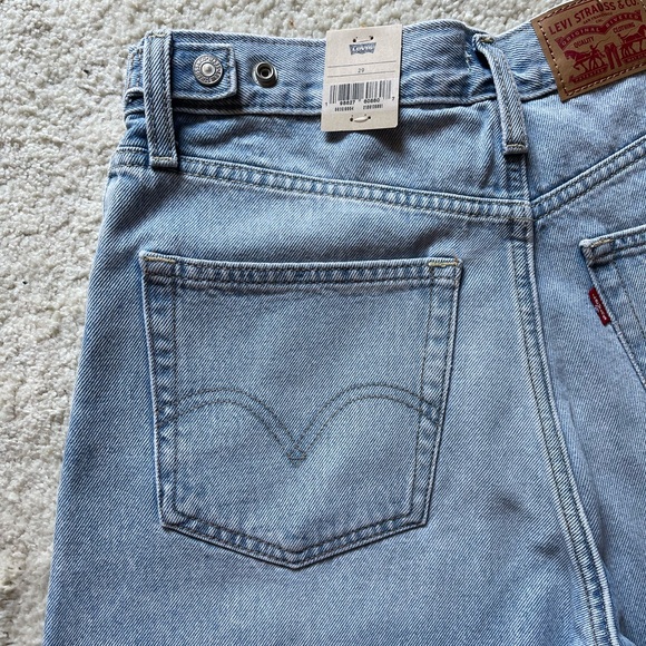 NWT Levi's Cinch High Rise Denim Shorts Size 29 - Picture 4 of 11